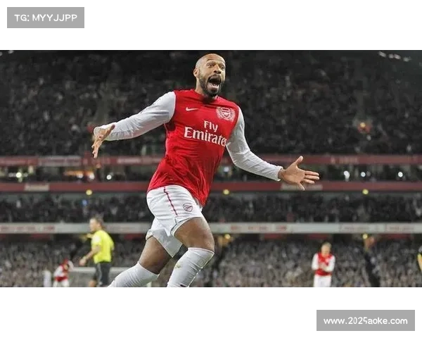 退役后卫范戴克亮相英超看台，与亨利畅谈青训